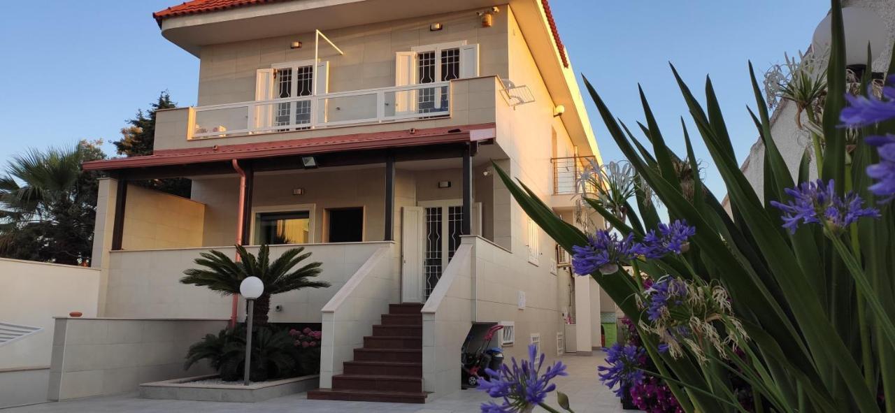 Seagull Apartments - Front And Sea View & Airport Bari Extérieur photo