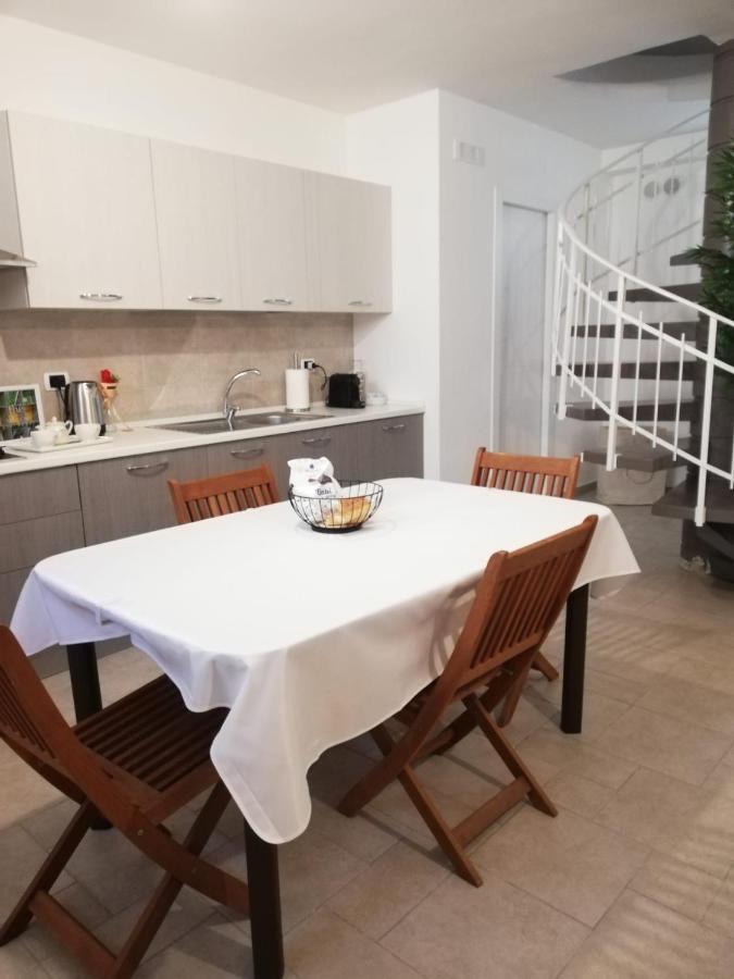 Seagull Apartments - Front And Sea View & Airport Bari Extérieur photo