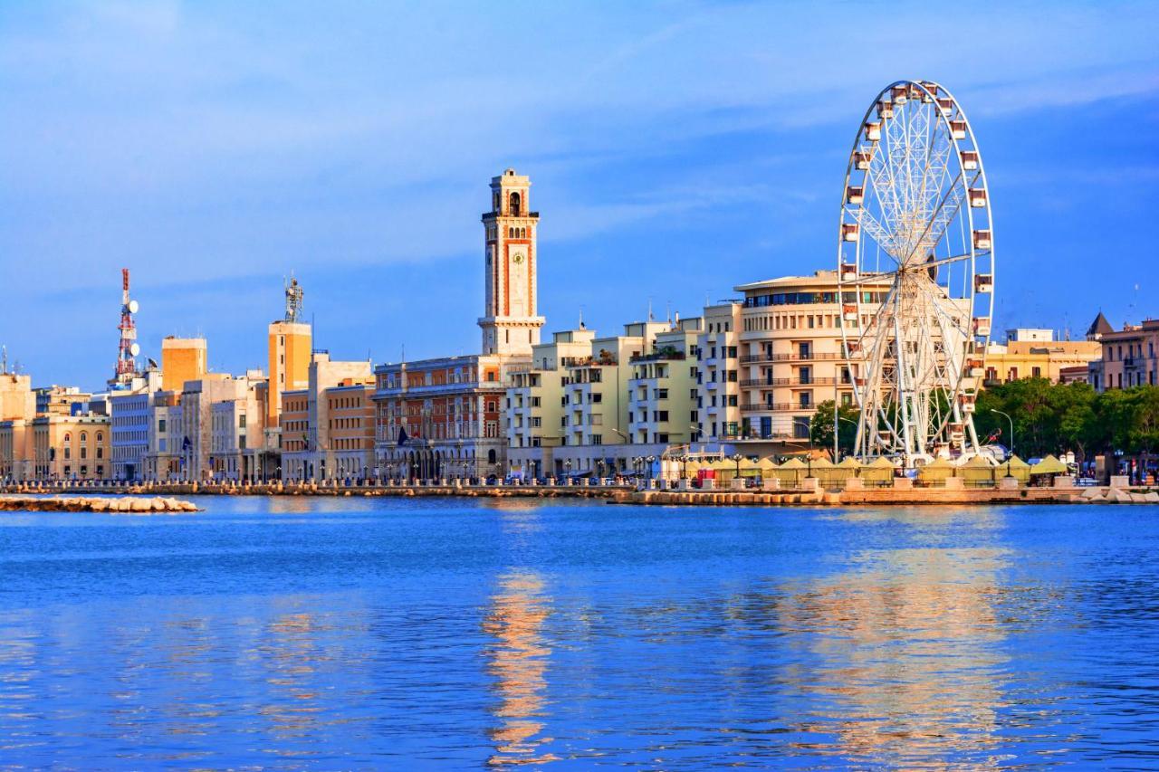 Seagull Apartments - Front And Sea View & Airport Bari Extérieur photo