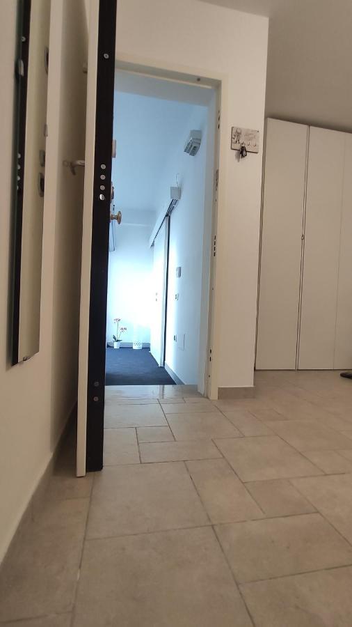 Seagull Apartments - Front And Sea View & Airport Bari Extérieur photo
