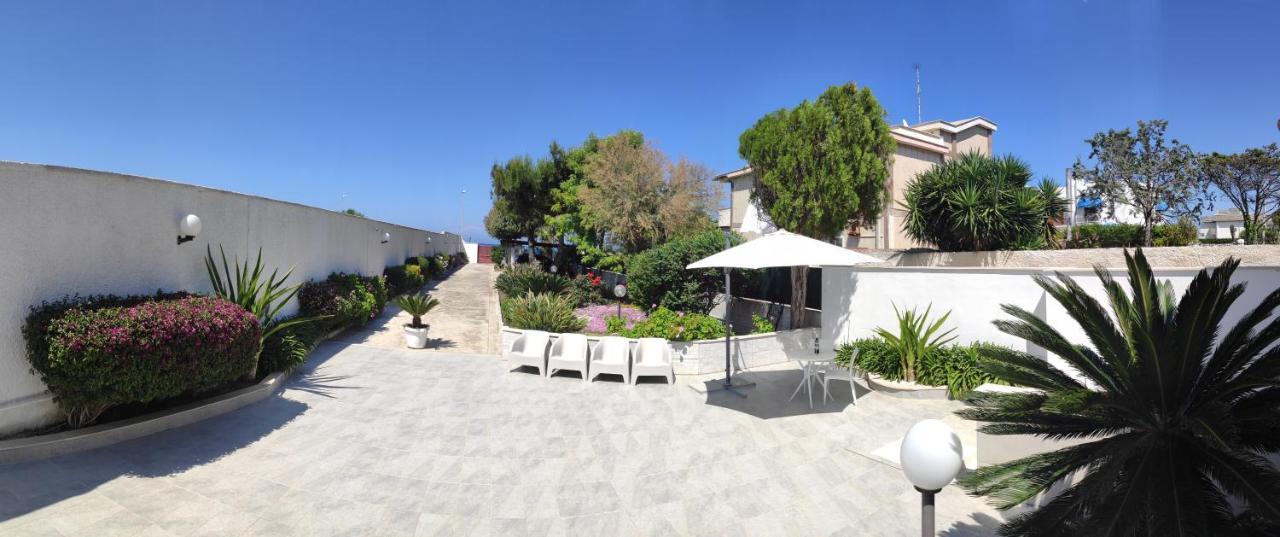 Seagull Apartments - Front And Sea View & Airport Bari Extérieur photo
