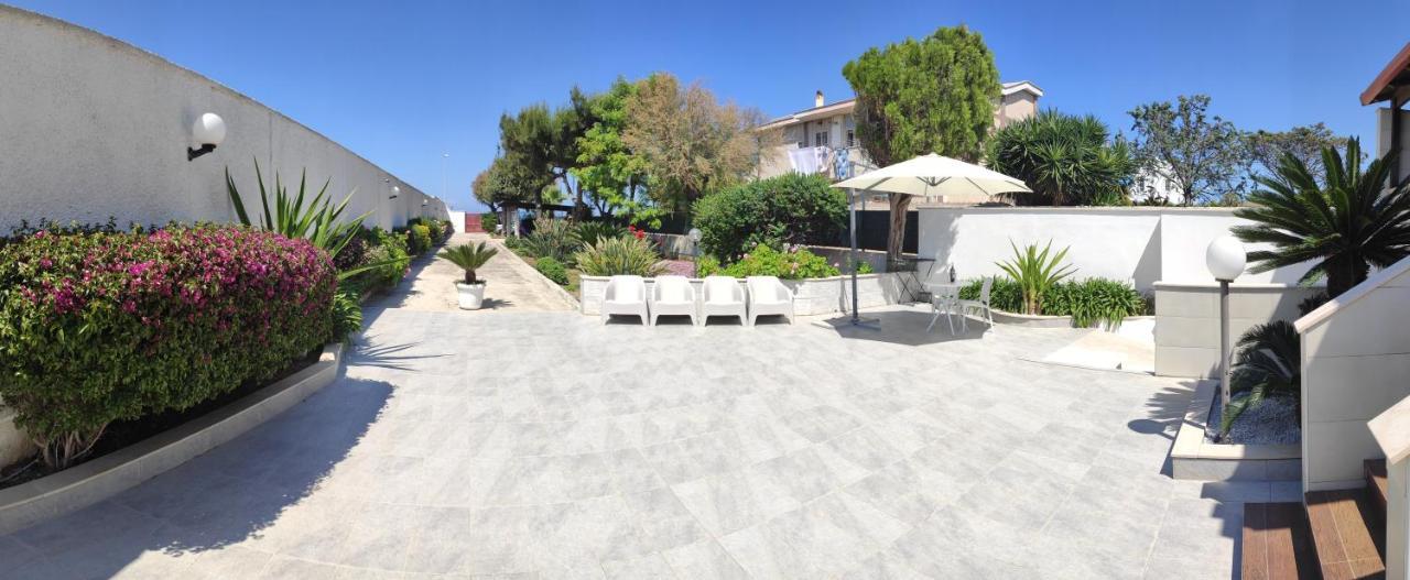 Seagull Apartments - Front And Sea View & Airport Bari Extérieur photo