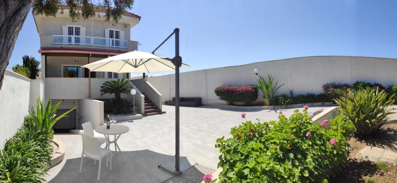 Seagull Apartments - Front And Sea View & Airport Bari Extérieur photo