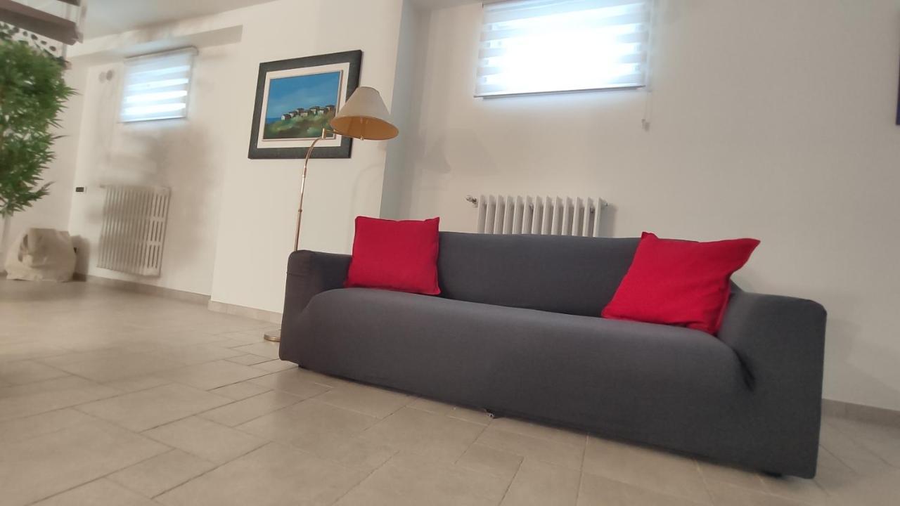 Seagull Apartments - Front And Sea View & Airport Bari Extérieur photo