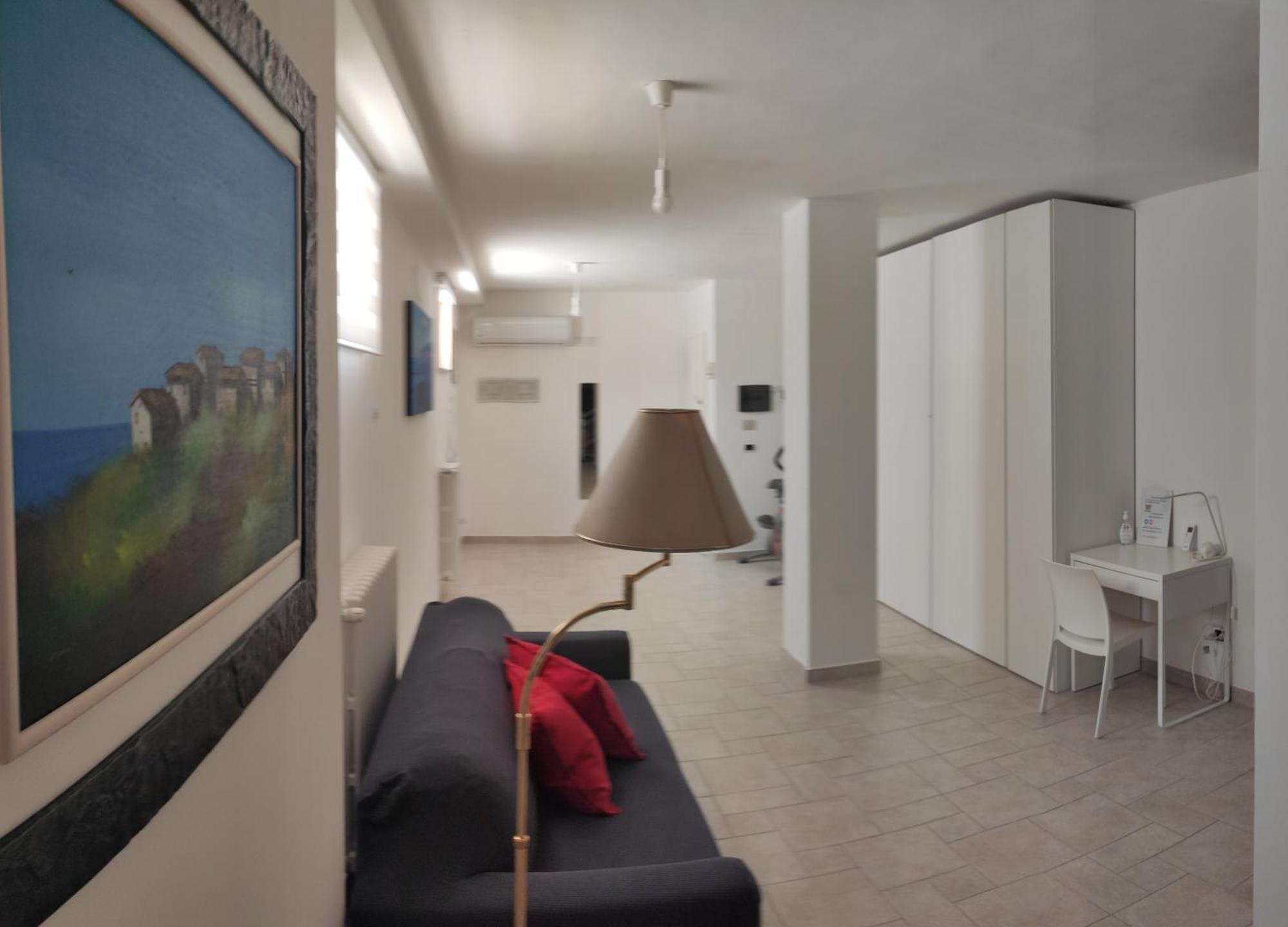 Seagull Apartments - Front And Sea View & Airport Bari Extérieur photo