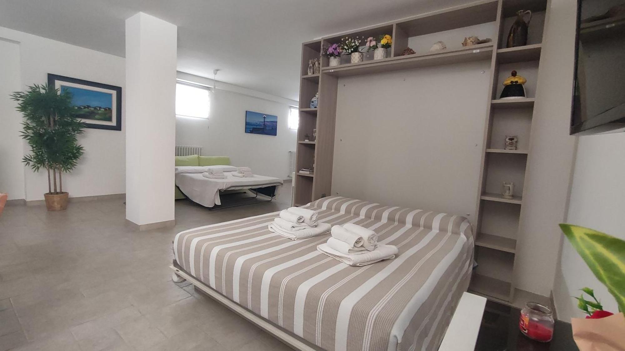 Seagull Apartments - Front And Sea View & Airport Bari Extérieur photo